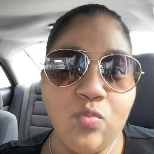 Meet your Posher, Perla